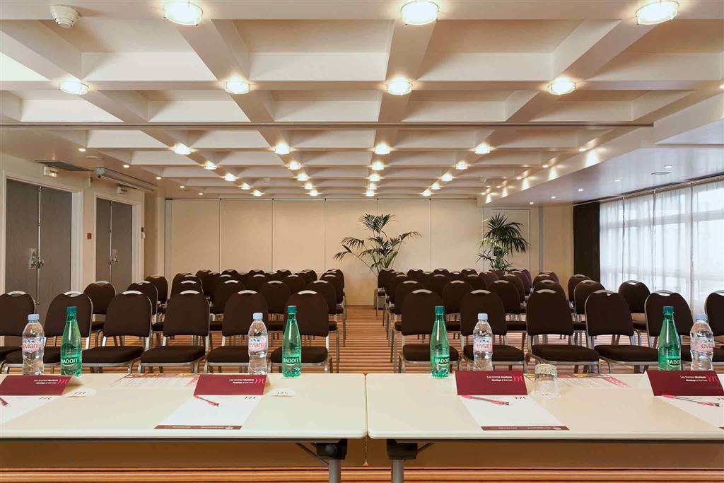 Mercure Paris Massy Gare Tgv Exterior photo